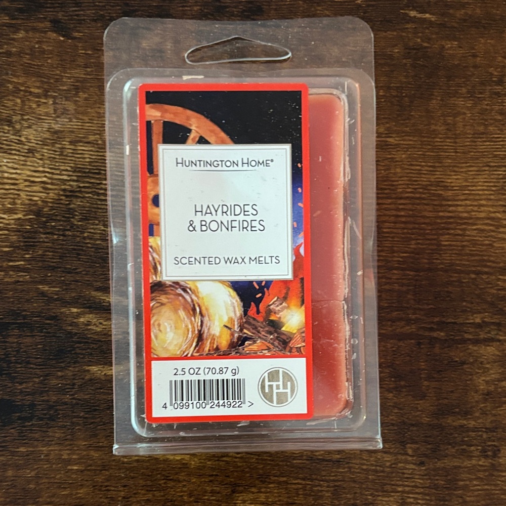 {Huntington Home} Red Scented Wax Melts